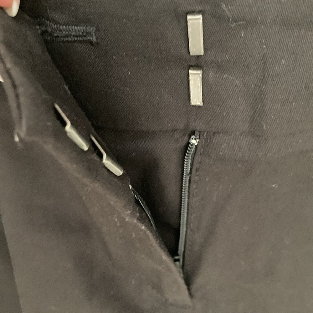 Ann Taylor Black Shorts, Size 10 P - Picture 5 of 6